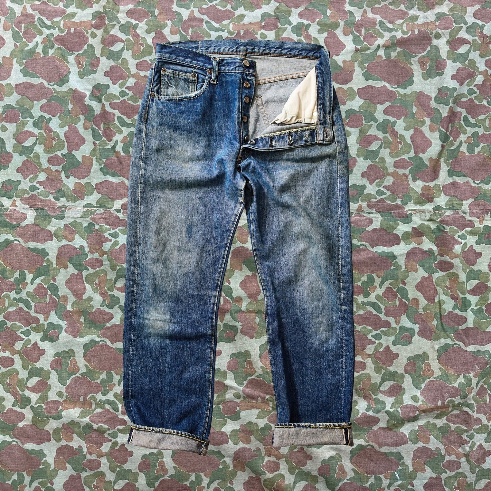 Vintage Levis late 1960s Big E 501 Jeans Size 30 - grown&sewn